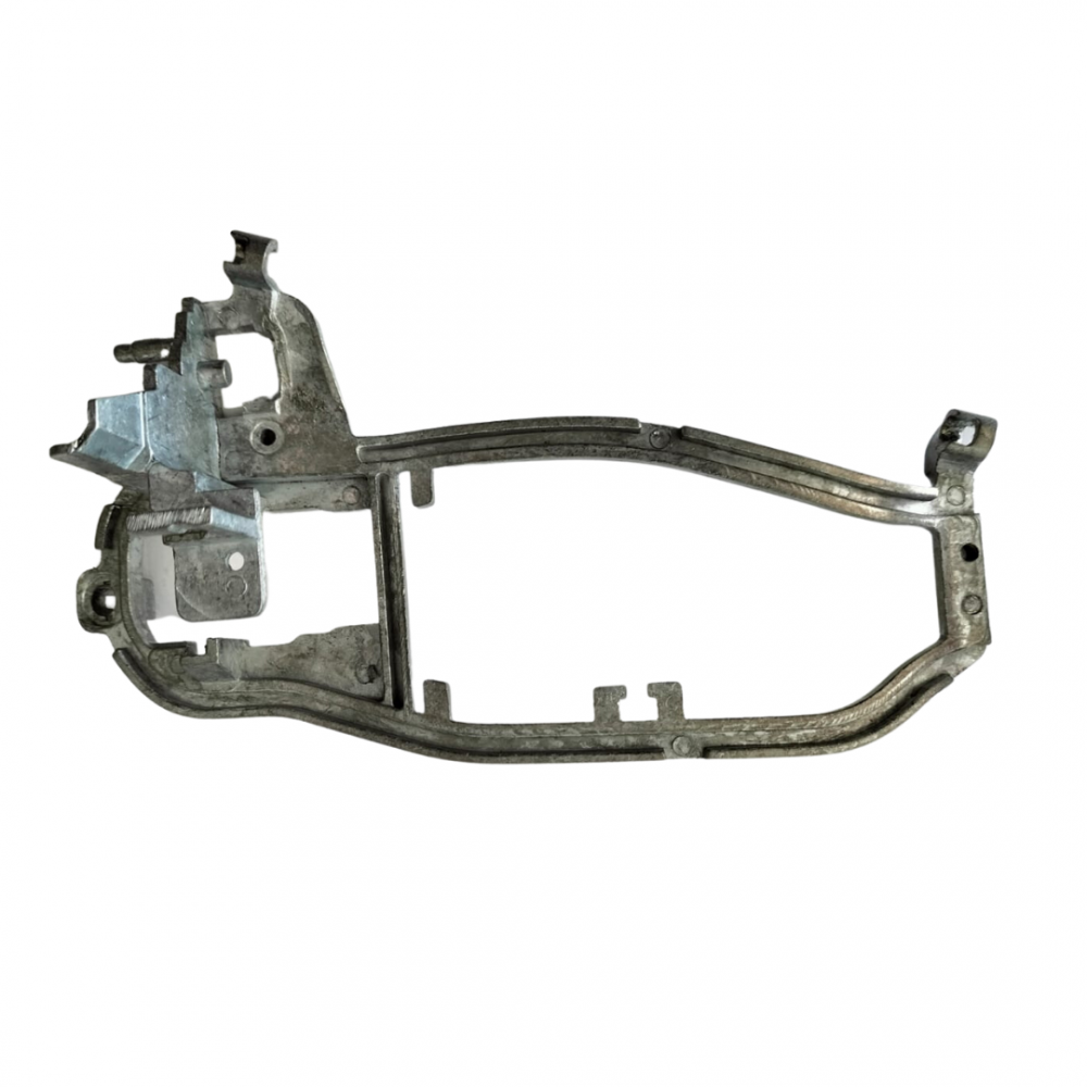 BMW X5 Serisi E53 için Dış Kapı Kolu Metal Taşıyıcı - Sol OEM: 551220342