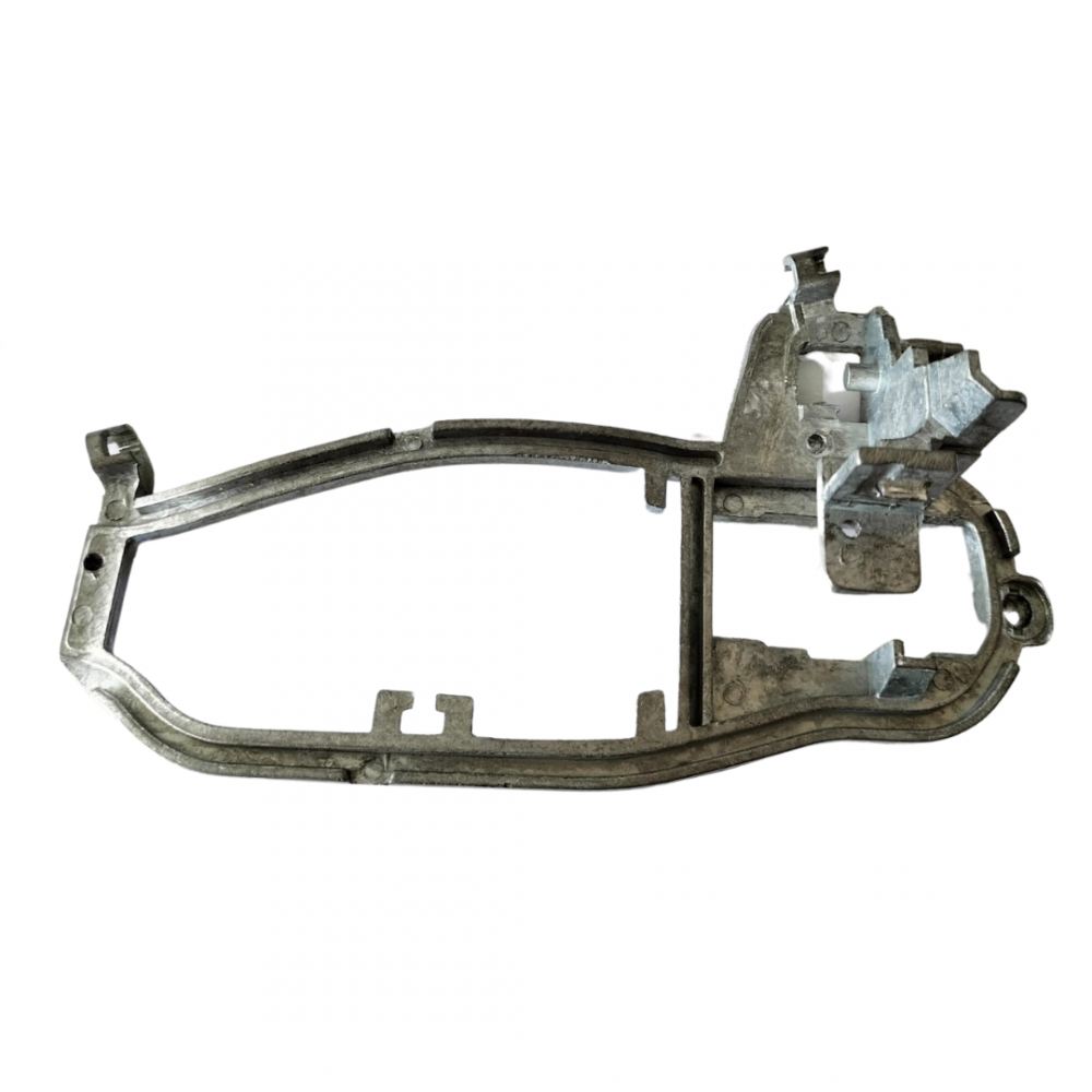 BMW X5 Serisi E53 için Dış Kapı Kolu Metal Taşıyıcı - Sağ OEM: 551220342